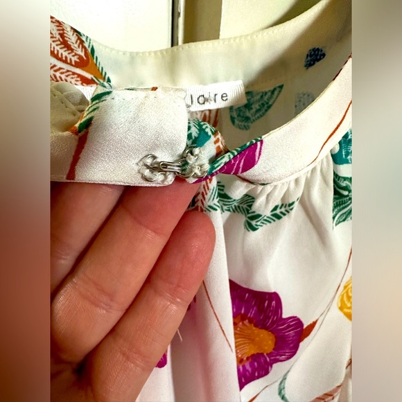 BOGO Colorful Sleeveless Blouse With Hook and Eye Closure - Picture 4 of 7